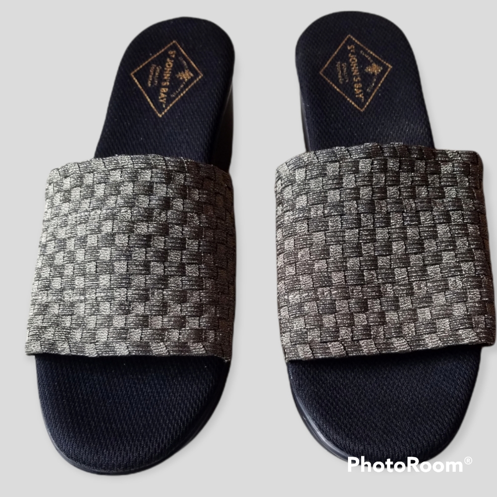 St. John's Bay wedge sandals size 9M